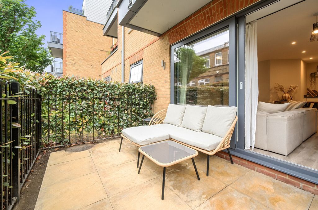 Property photo 3 of 11 1454519-3-69Fa1B7...