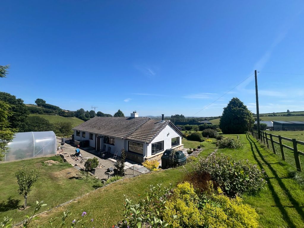 Property photo 2 of 48