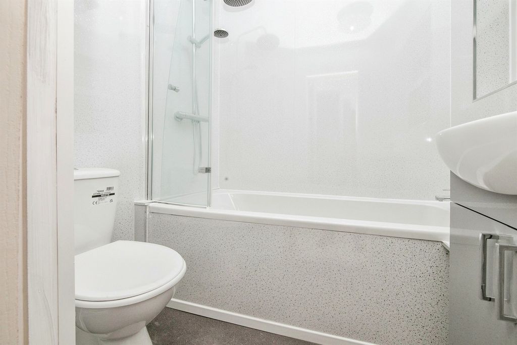 Property photo 3 of 12 Image