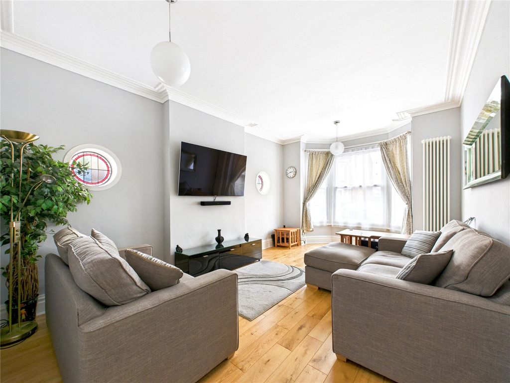 Property photo 2 of 22 Picture No. 33