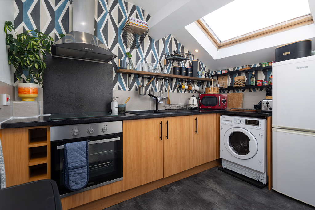 Property photo 3 of 32 Kitchen
