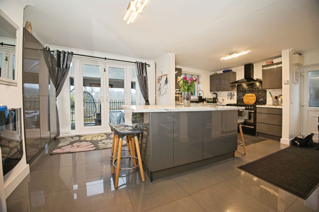 Property photo 2 of 15 Kitchen