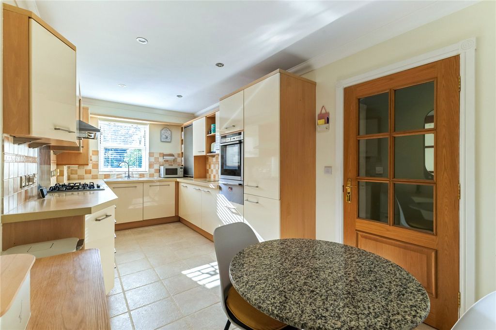 Property photo 3 of 22 Kitchen/Diner