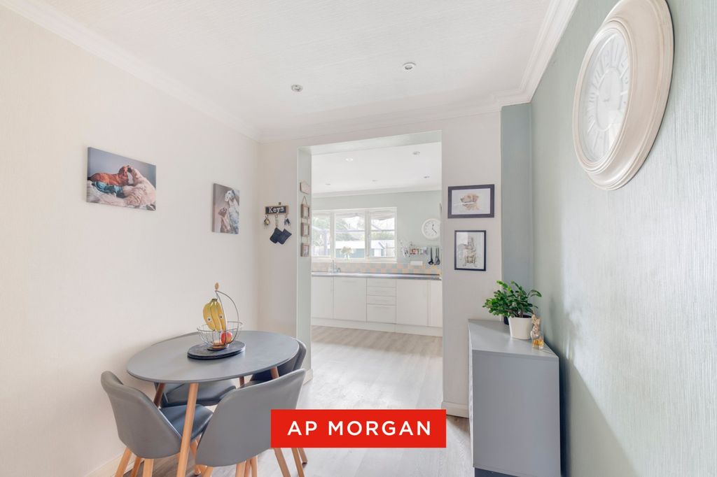 Property photo 3 of 23 Picture No. 04