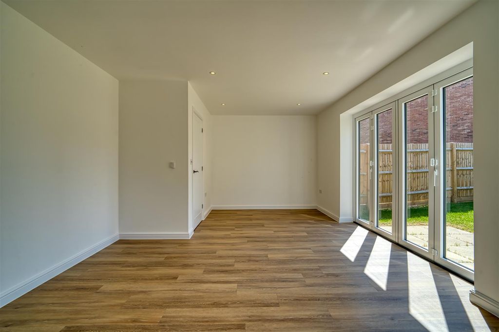 Property photo 3 of 9 Sitting Room