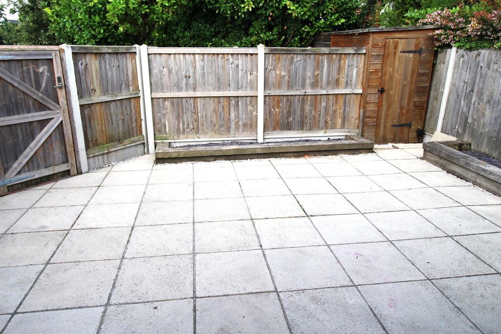 Property photo 3 of 12 2A Norman Rd Courtyard.Jpg
