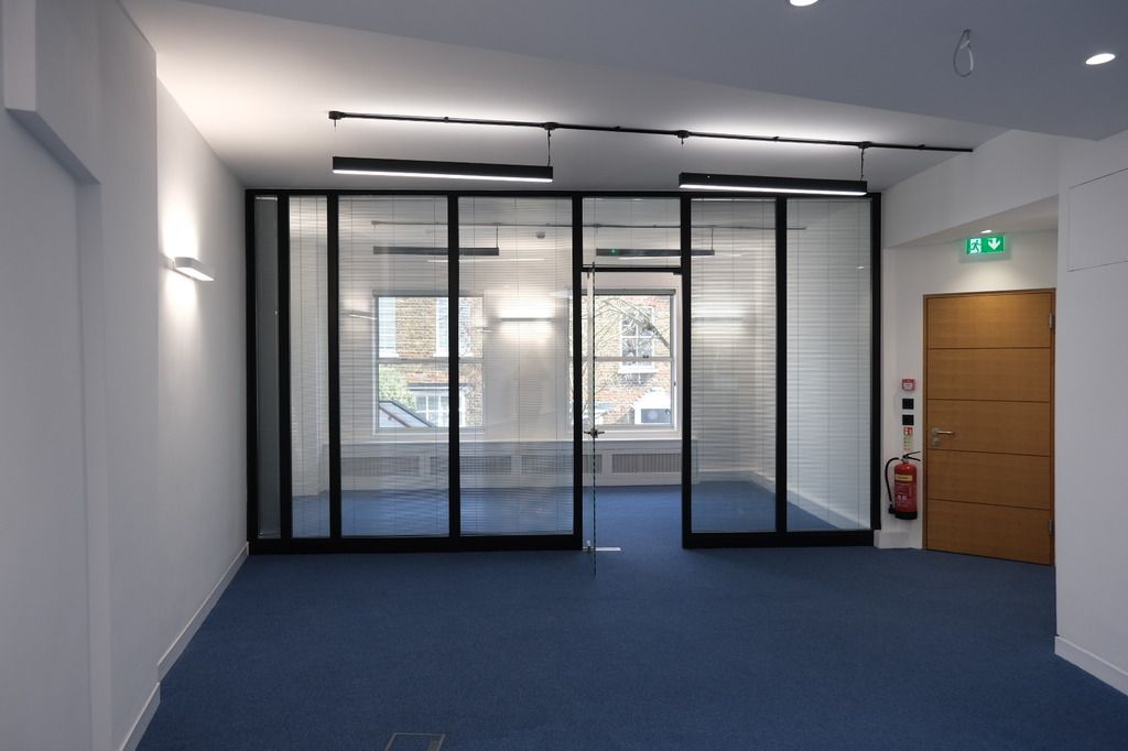 Property photo 3 of 11 Meeting Room