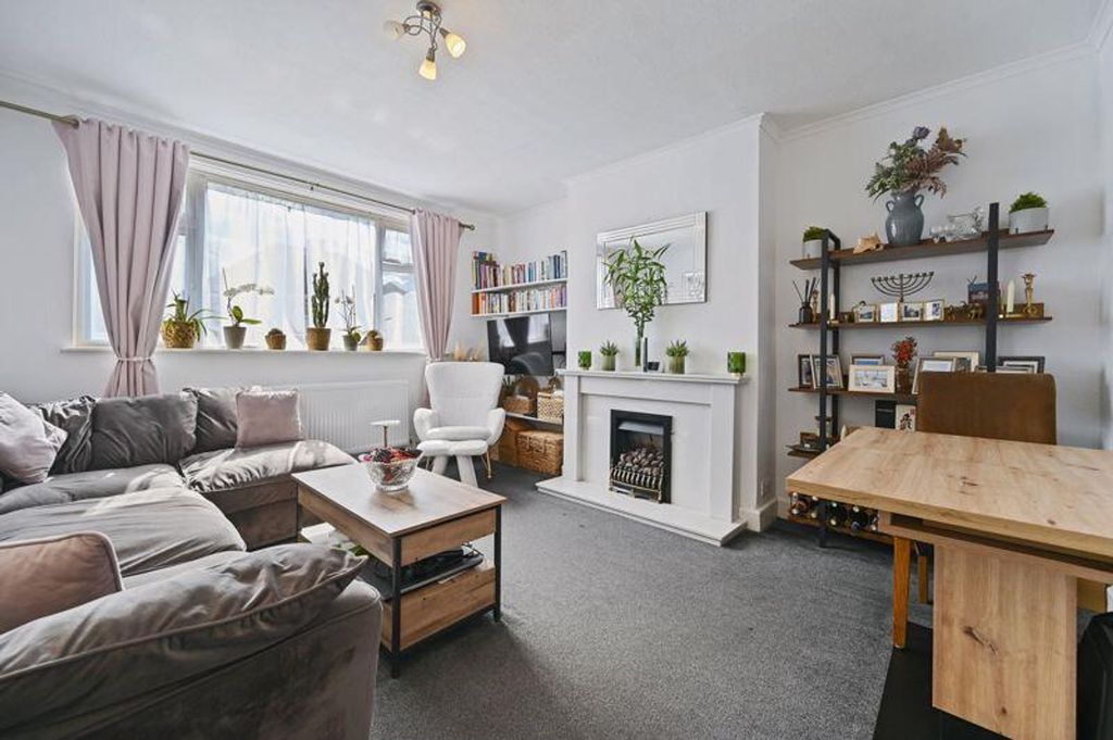 Property photo 3 of 7