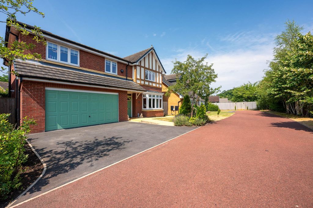 Property photo 1 of 33