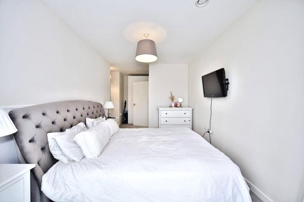 Property photo 2 of 11 Principle Bedroom