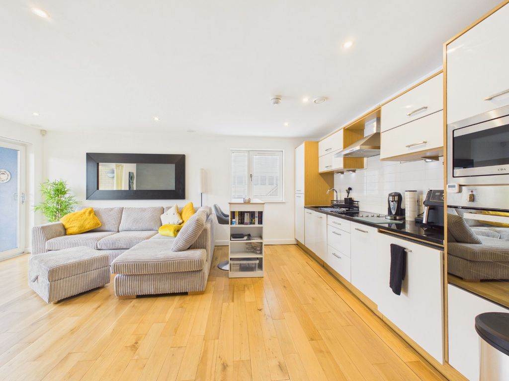 Property photo 1 of 8 5060862