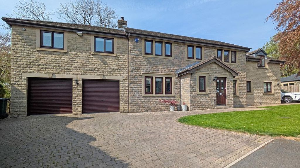 Property photo 1 of 33