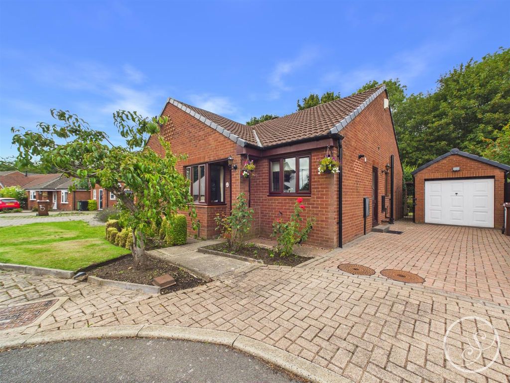 Property photo 1 of 19 External