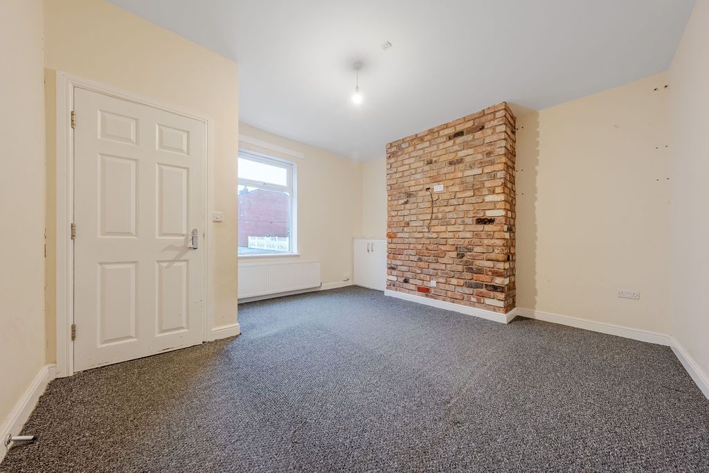 Property photo 3 of 16 Gallery