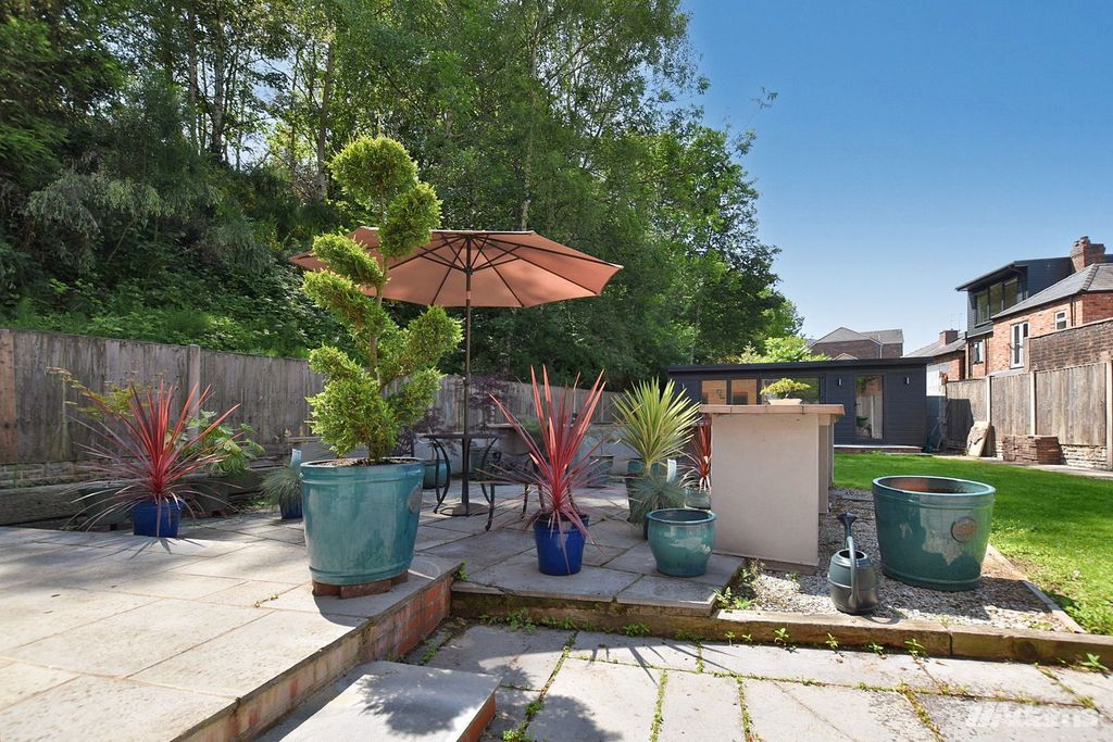 Property photo 2 of 30