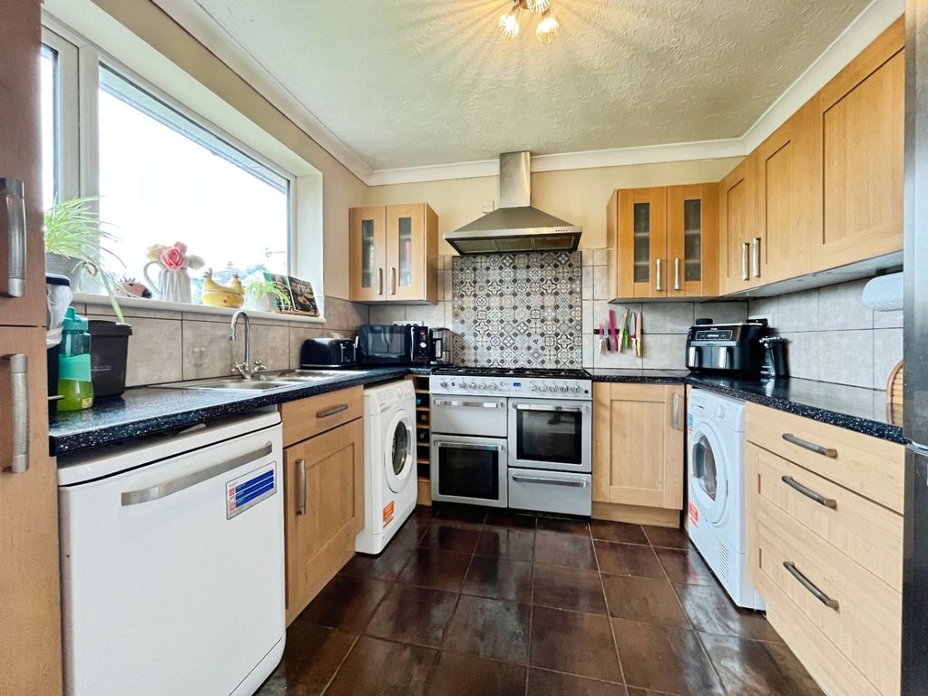 Property photo 2 of 20 4148694