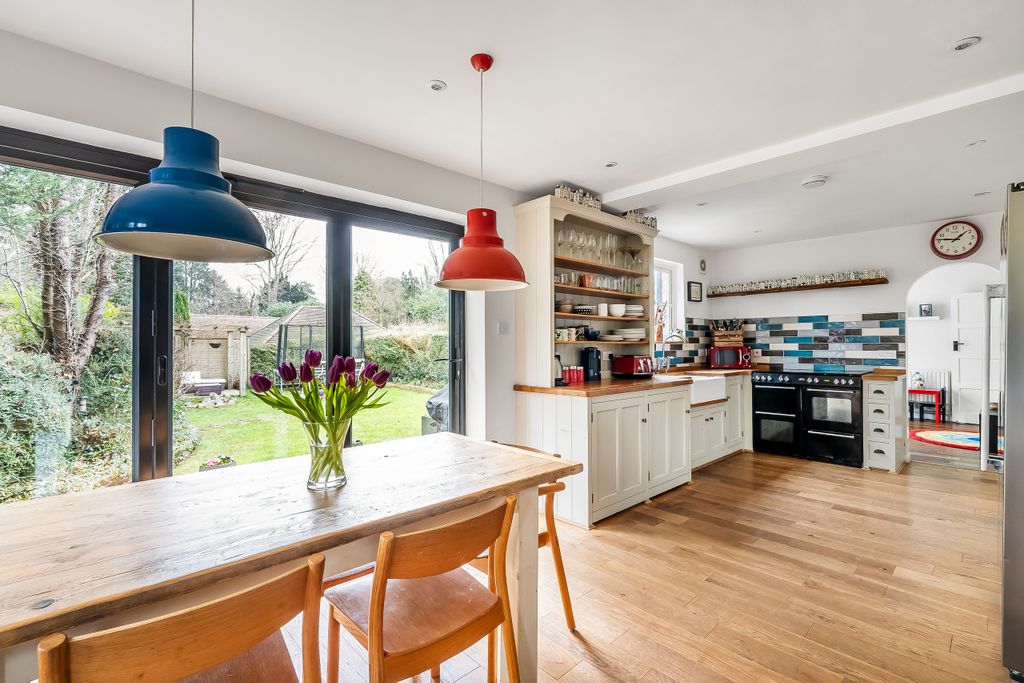 Property photo 2 of 24 27-Ridlands-Rise-22