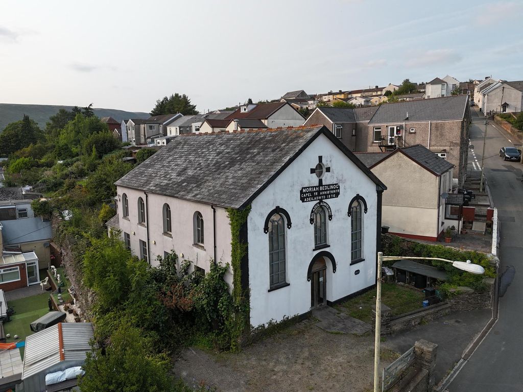 Property photo 2 of 19