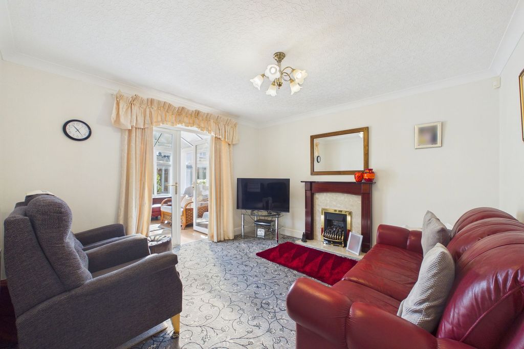 Property photo 2 of 17