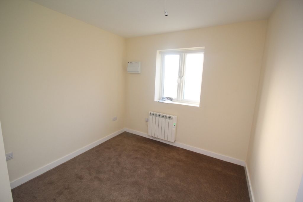 Property photo 2 of 8 Bedroom