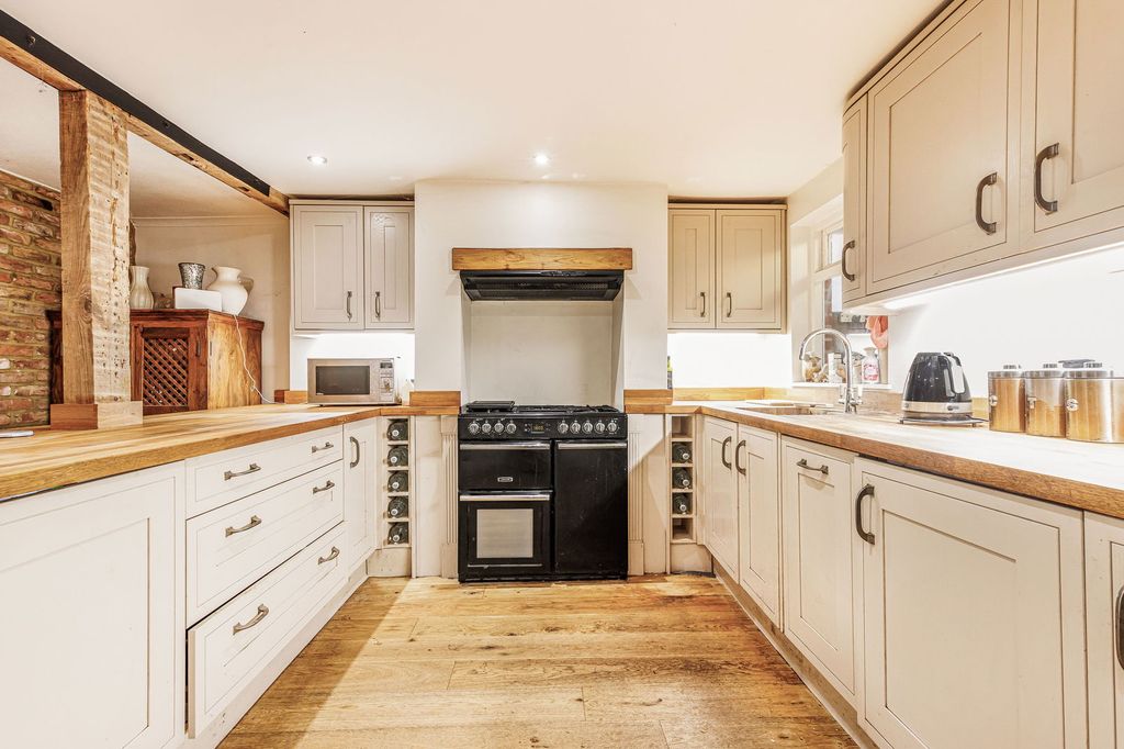 Property photo 3 of 21