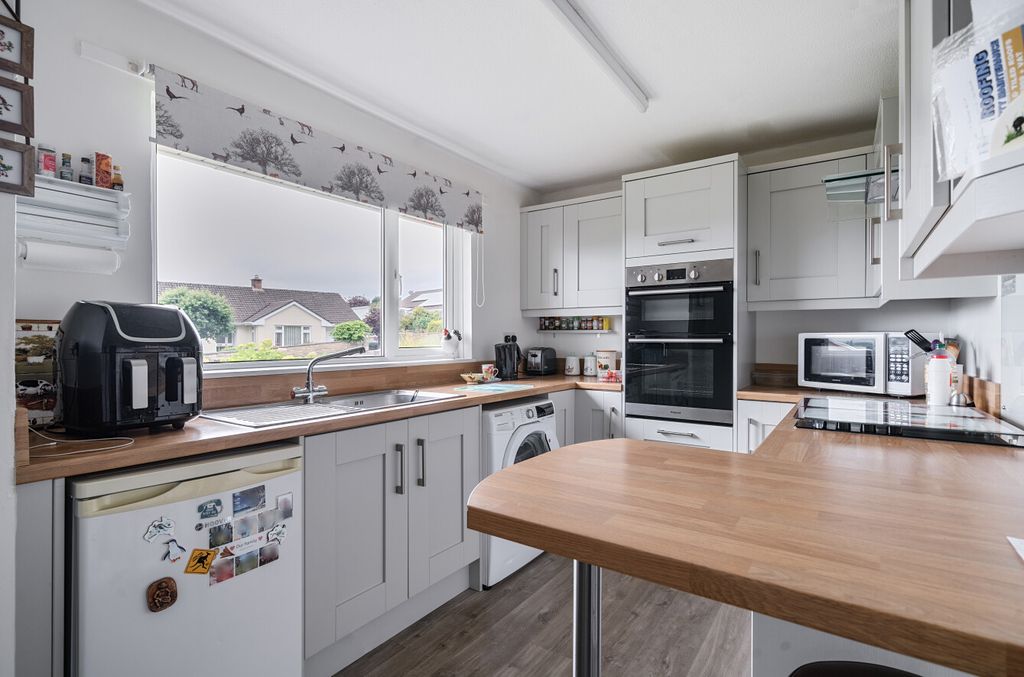 Property photo 3 of 9 1305679-13-6846E8...