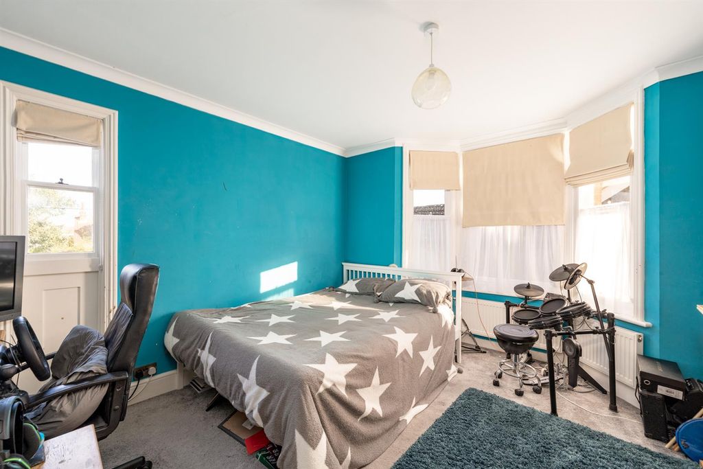 Additional image 19 of 6 bed semi-detached house for saleEast Ham Road, Littlehampton BN17