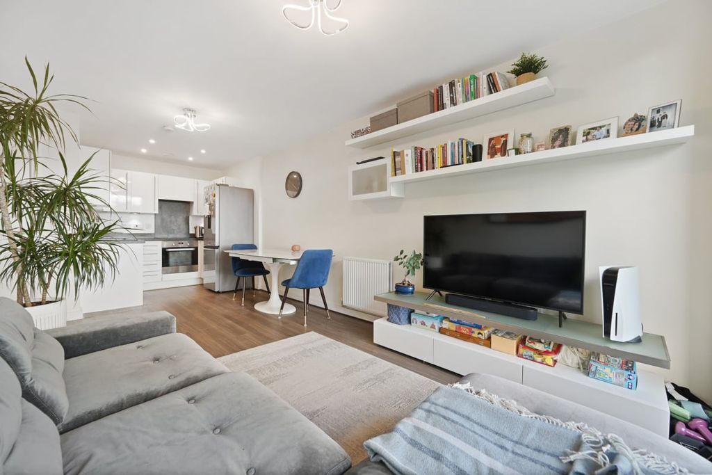 Property photo 2 of 12