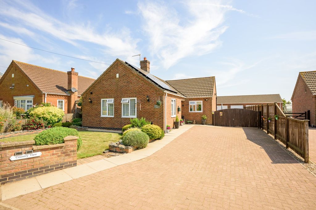 Property photo 1 of 31