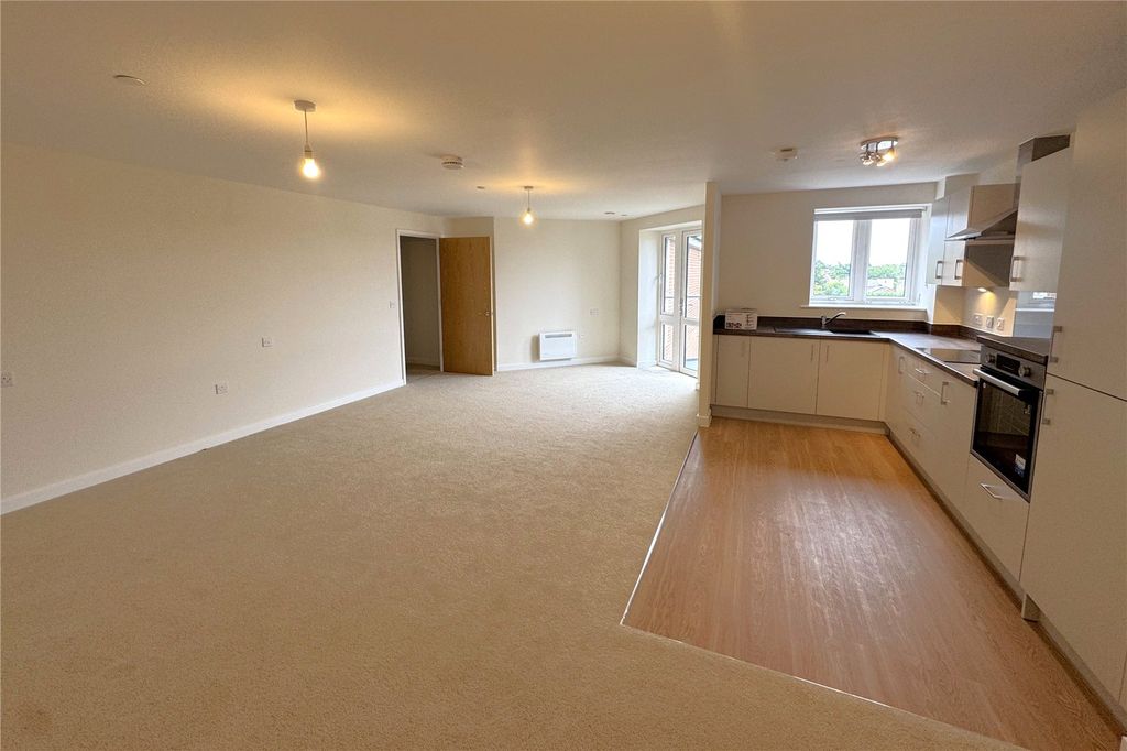 Property photo 2 of 18 Picture No. 19