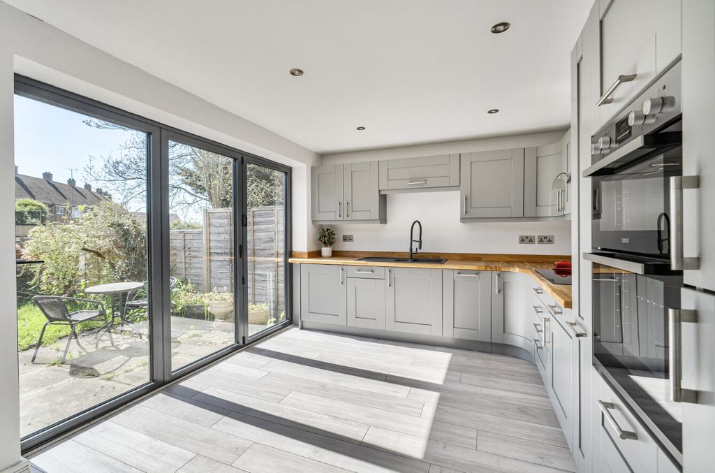 Property photo 2 of 15 1440015-5-69d6857...