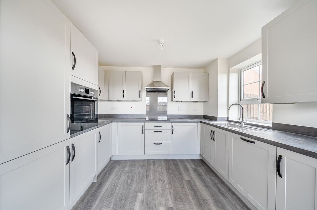 Property photo 2 of 17 Picture No. 04