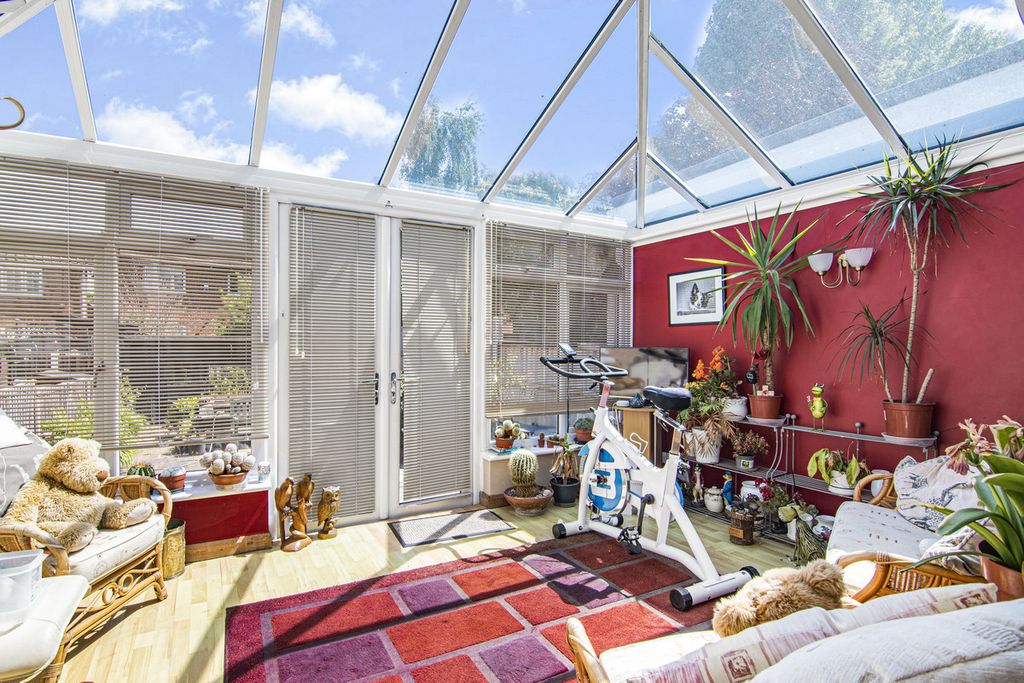 Property photo 3 of 17