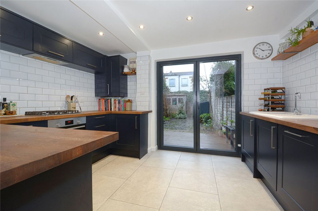 Property photo 3 of 15 Picture No. 07