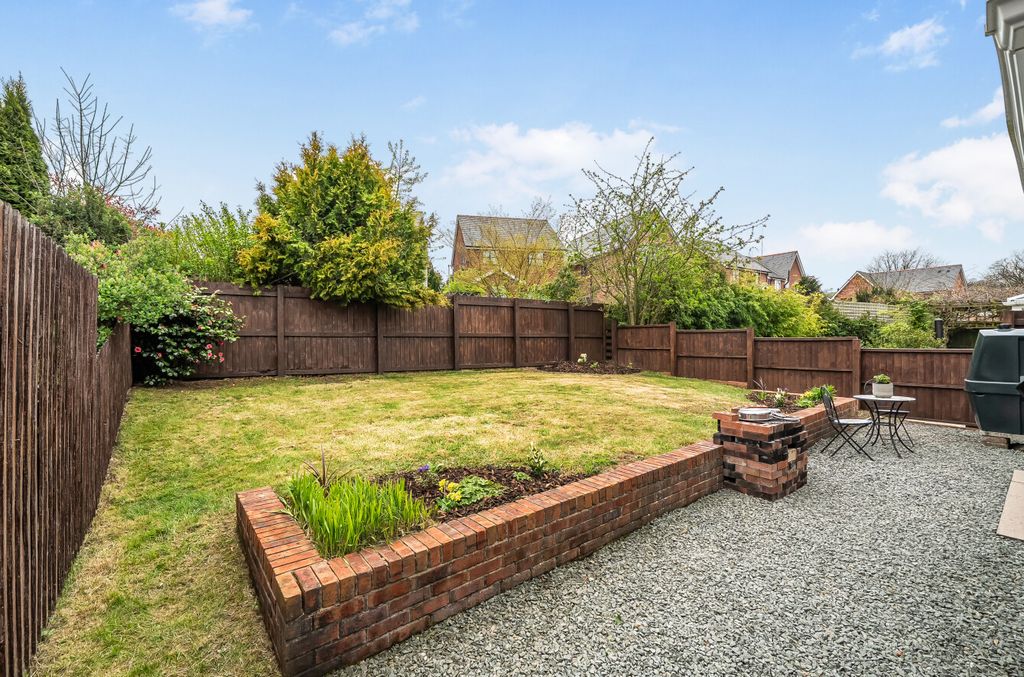 Property photo 2 of 24 1439843-20-69d7Ef...