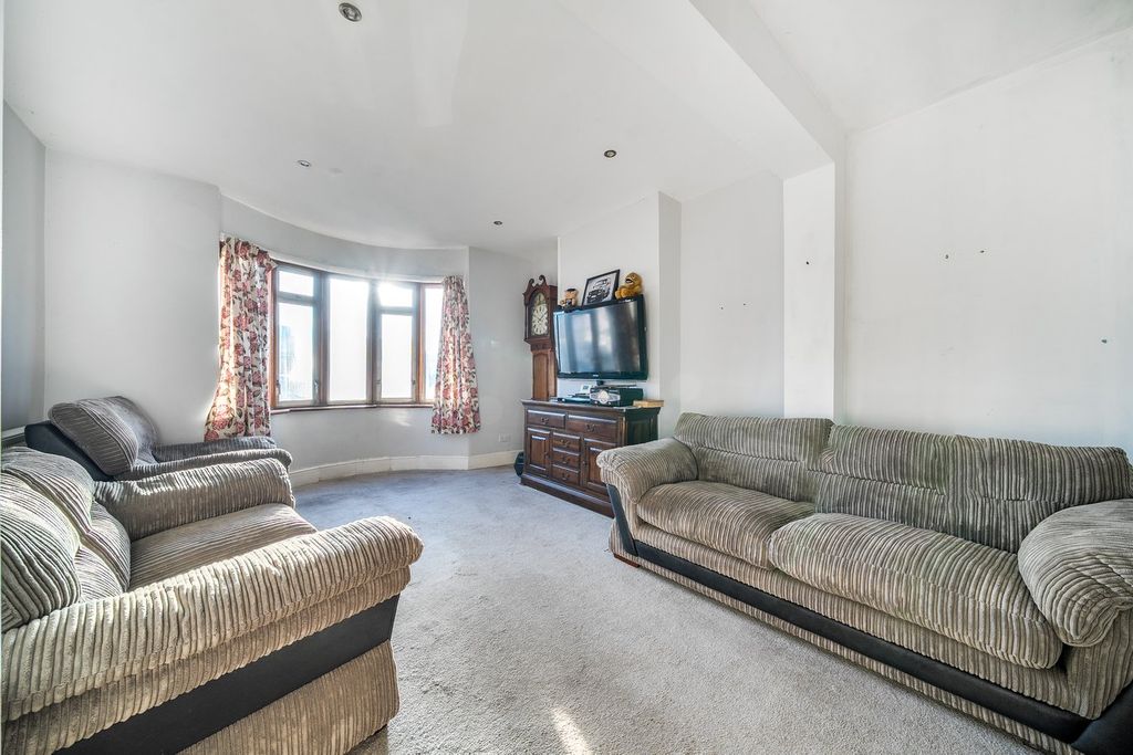 Property photo 3 of 16