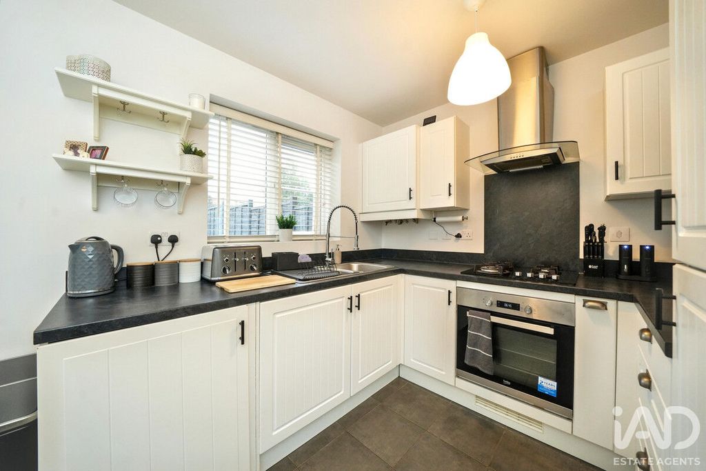 Property photo 3 of 29