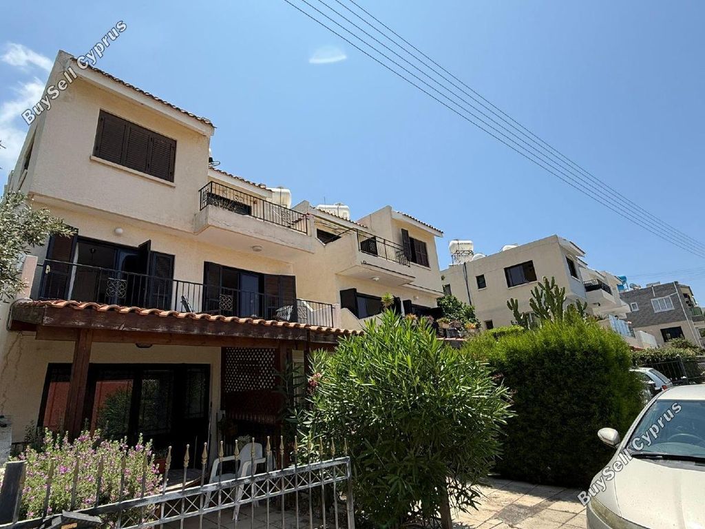 Property photo 2 of 27