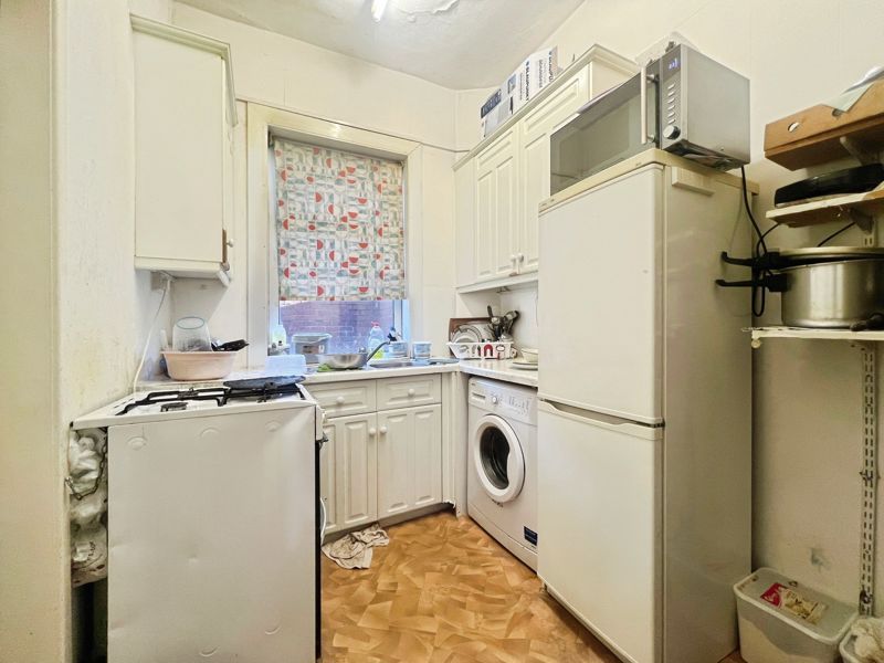 Property photo 3 of 9 Kitchen