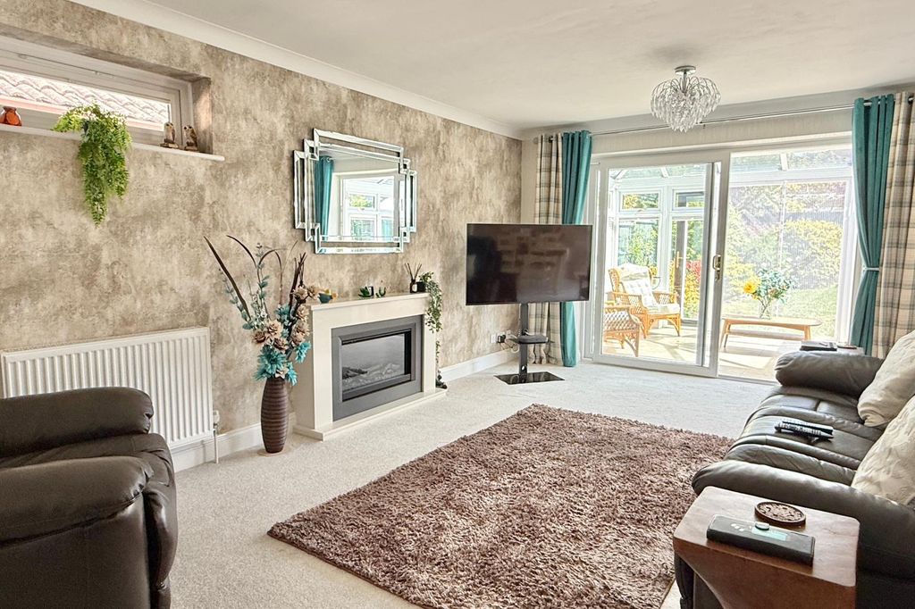 Property photo 3 of 24 Gallery