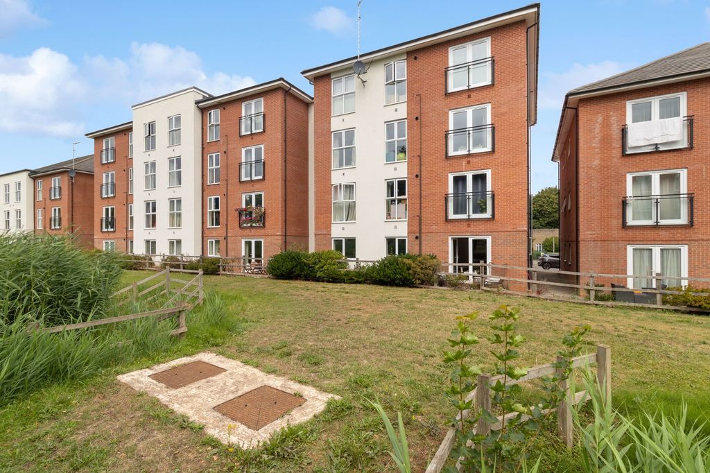 Property photo 2 of 12