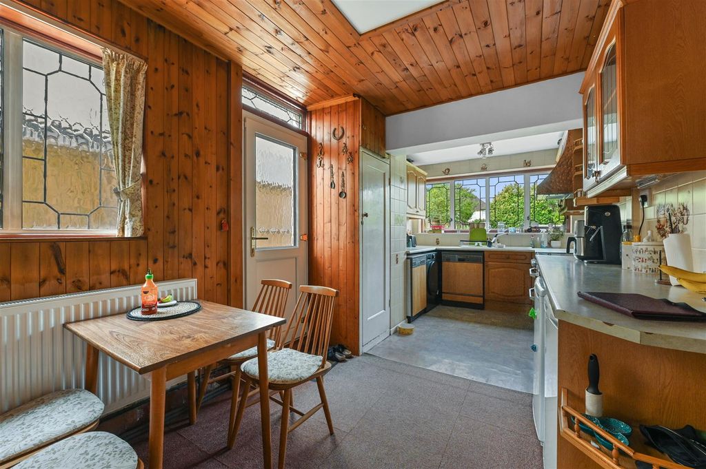 Property photo 3 of 25