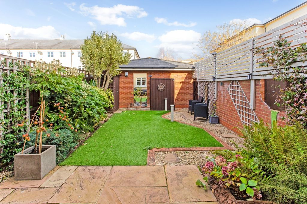 Property photo 3 of 24