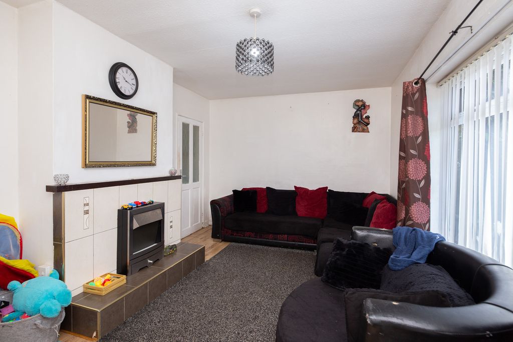 Property photo 2 of 19