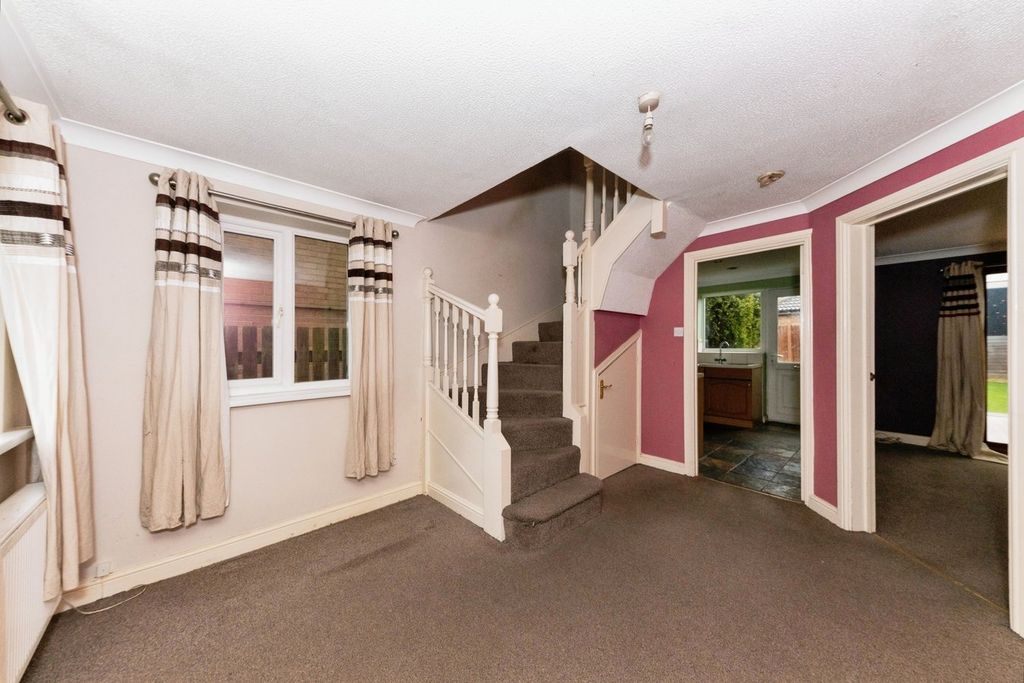 Property photo 2 of 18