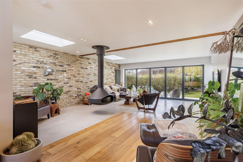 Property photo 2 of 36 Living Room