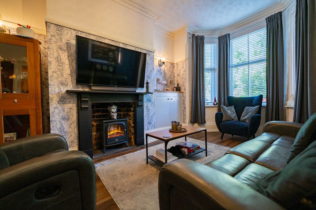 Property photo 3 of 21