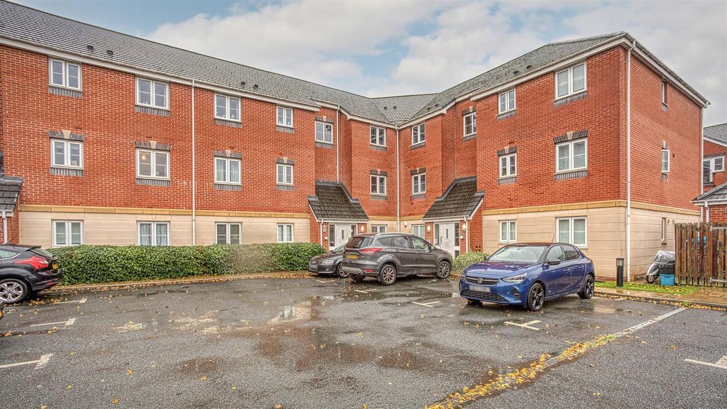 Property photo 1 of 12