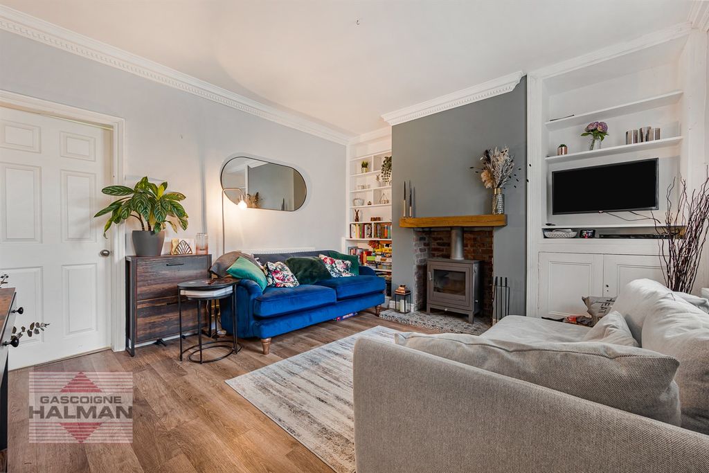 Property photo 2 of 17 Living Room