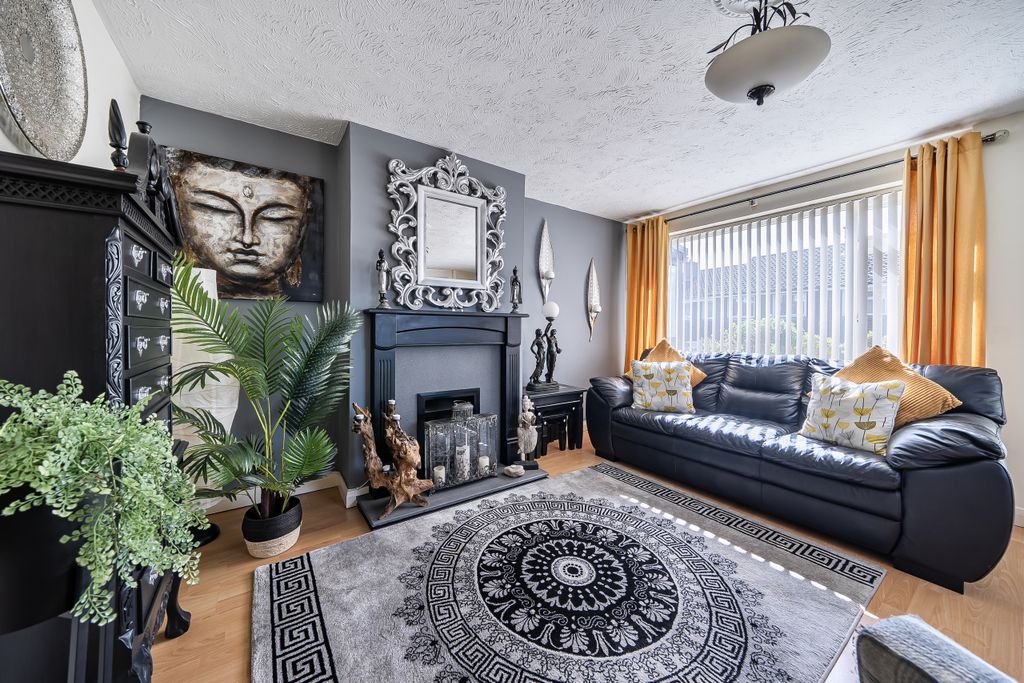 Property photo 2 of 23 Living Room